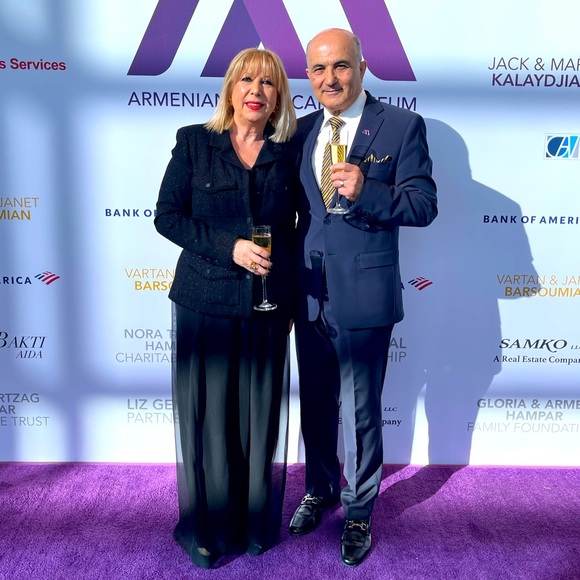 CHANEL ICONIC TWEED JACKET❤️HP - Picture 9 of 10